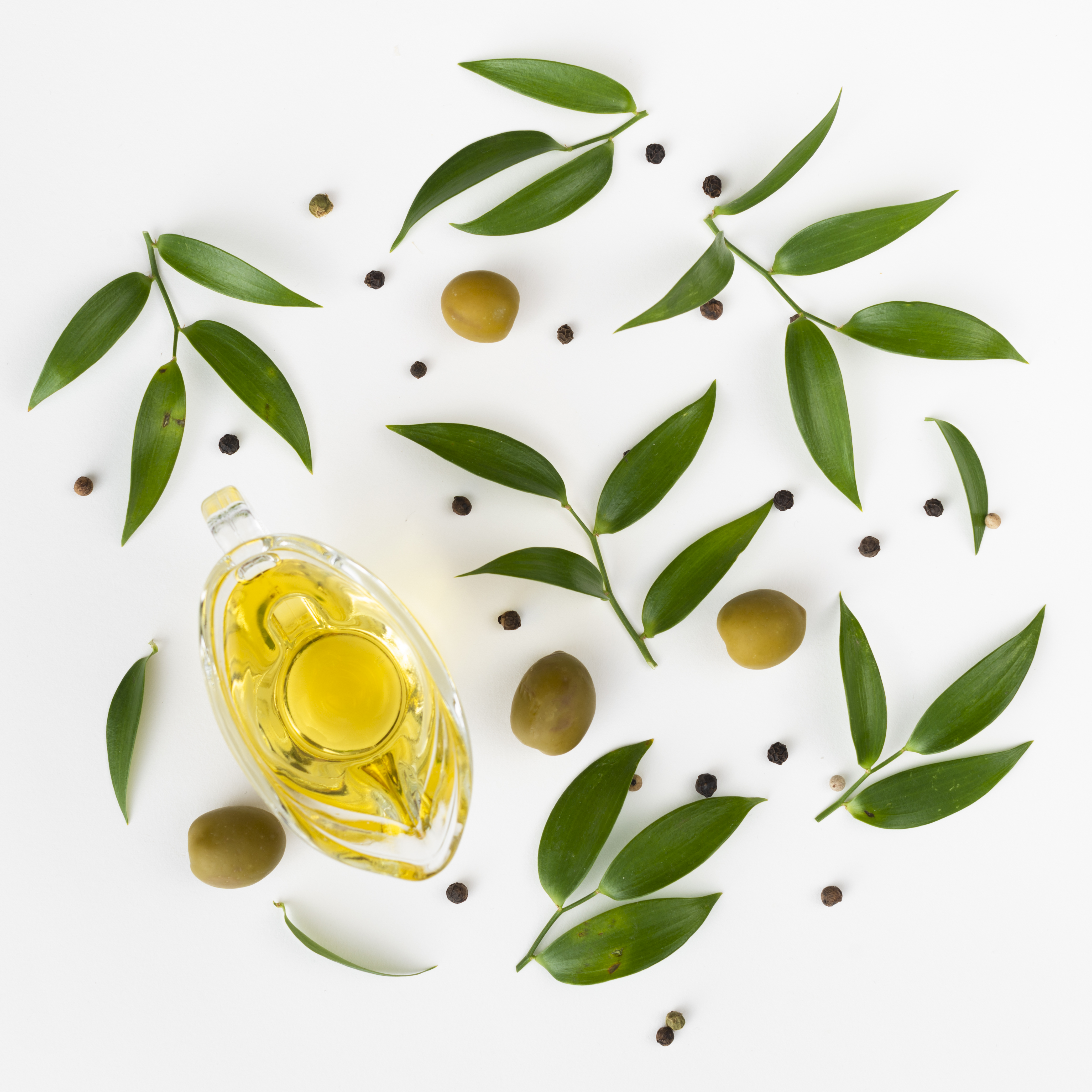 Топ оливкового масла. Оливковое масло вид сверху. Оливки на белом фоне. Оливковое масло для фотошопа. Растительное масло вид сверху.
