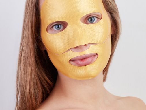Hydrogel gold face mask