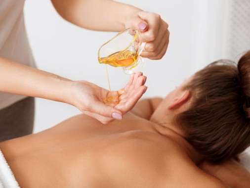 Seaweed and plant intense massage oil