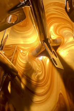 mélange cosmétique doré