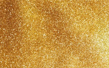 Symbole de luxe et de glamour, l’or possède des propriétés cosmétiques reconnues sur l’éclat et la vitalité de la peau. Réflecteur de lumière hors pair, il offre un effet bonne mine au visage.