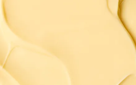 Photo texture de notre beurre corporel exotique, une texture riche et veloutée, idéale pour s'hydrater le corps